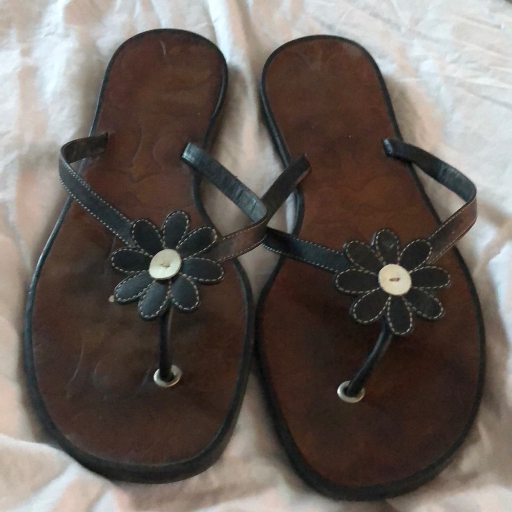 Coach Leather Flower Flip Flops Size 7
